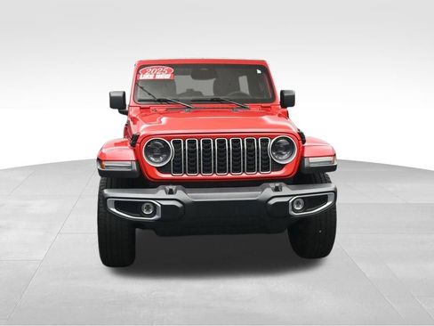 Used 2025 Jeep Wrangler Unlimited Sahara AWD/4WD image 8