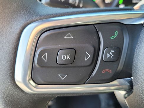 Used 2025 Jeep Wrangler Unlimited Sahara AWD/4WD image 25