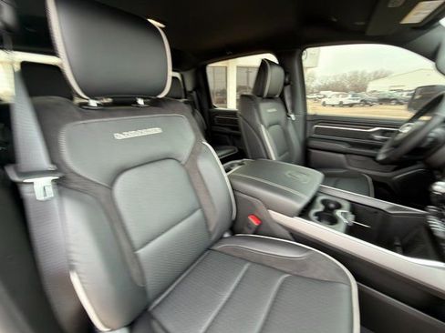 New 2025 RAM 1500 Laramie AWD/4WD image 32