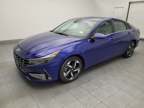 Used 2023 Hyundai Elantra Limited FWD image 2