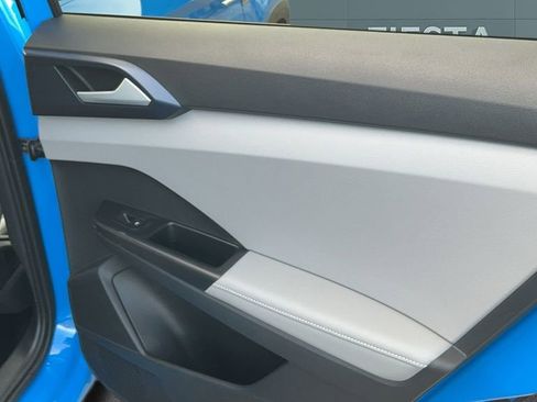 Used 2024 Volkswagen Taos SE image 10