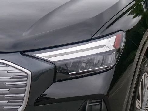 Used 2023 Audi Q4 e-tron Premium Plus w/ Premium Plus image 5