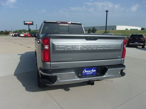 Used 2019 Chevrolet Silverado 1500 LTZ w/ LTZ Plus Package AWD/4WD image 4