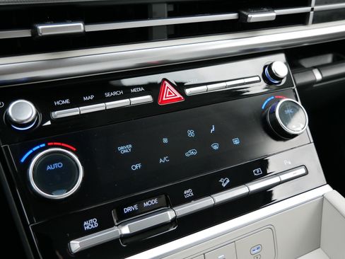 Certified 2026 Hyundai Santa Fe SE AWD/4WD image 22