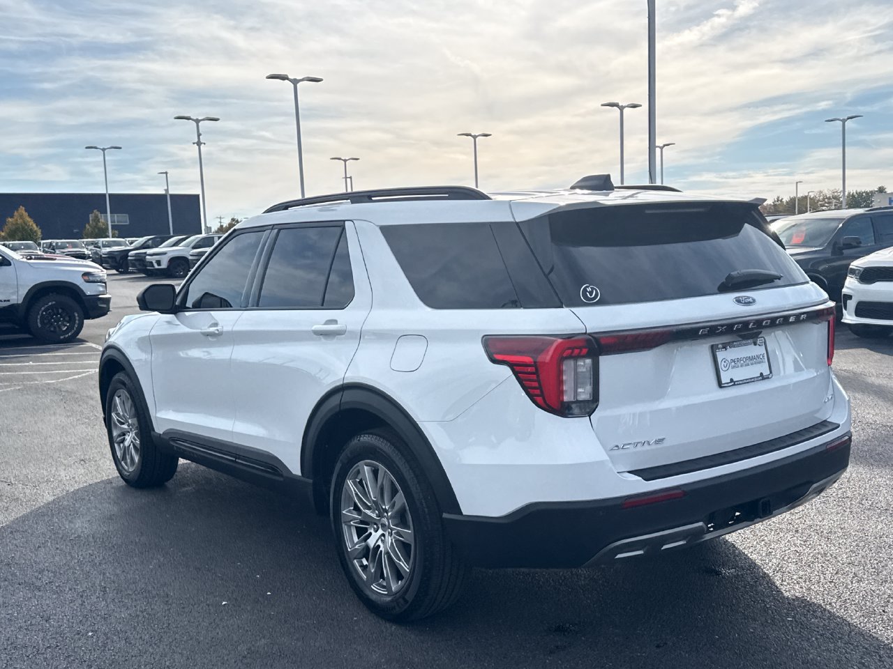 Used 2026 Ford Explorer Active w/ Active Comfort Package AWD/4WD image 5