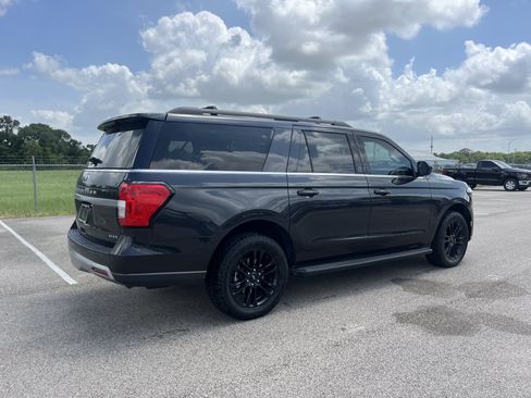 Used 2024 Ford Expedition Max XLT RWD image 2