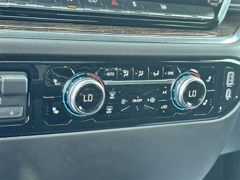 Used 2024 GMC Sierra 1500 Elevation image 25