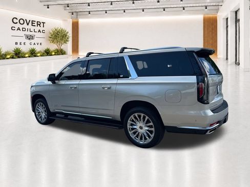 Used 2023 Cadillac Escalade ESV Premium Luxury w/ Performance Package AWD/4WD image 7