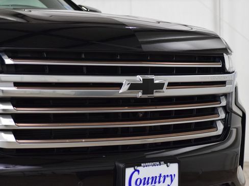 Used 2023 Chevrolet Tahoe High Country AWD/4WD image 11