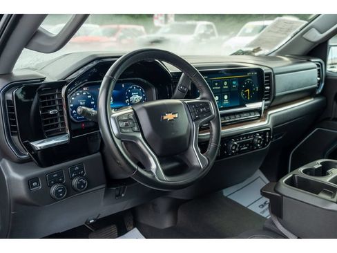 Used 2025 Chevrolet Silverado 1500 LT AWD/4WD image 11