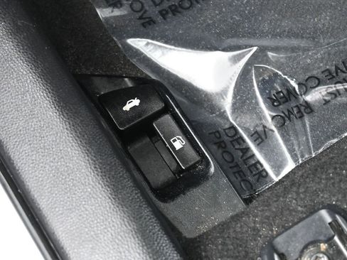 Used 2024 Toyota Corolla LE image 17