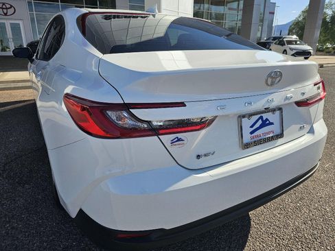 Used 2025 Toyota Camry LE w/ Convenience Package FWD image 12