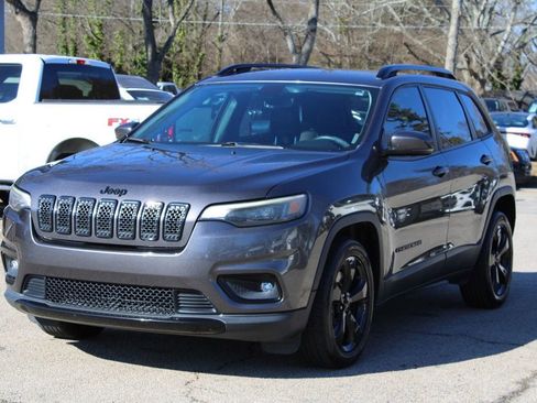Used 2019 Jeep Cherokee Latitude Plus image 3