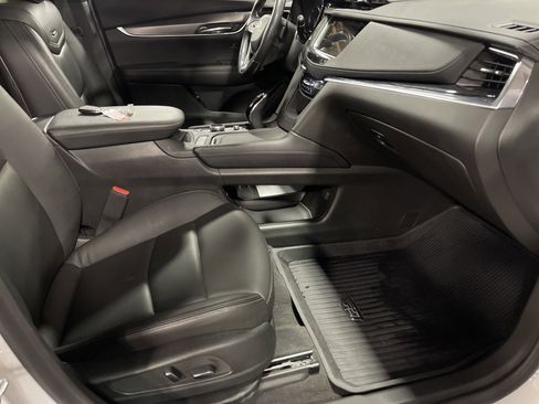 Used 2024 Cadillac XT6 Luxury w/ LPO, Floor Liner Package image 15