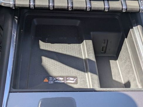 Used 2025 GMC Acadia Elevation FWD image 25