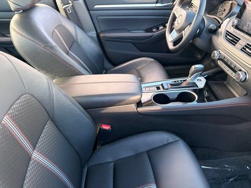 Certified 2025 Nissan Altima 2.5 SR AWD/4WD image 12