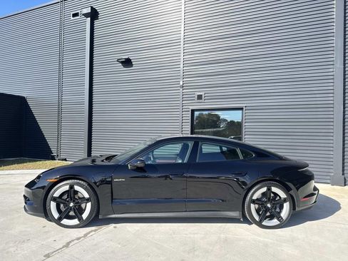 Used 2025 Porsche Taycan image 2