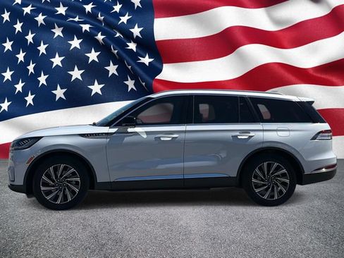 Used 2025 Lincoln Aviator 2WD image 11