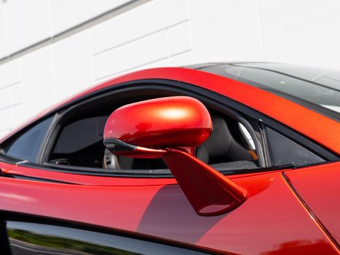 Used 2018 McLaren 570S RWD image 10