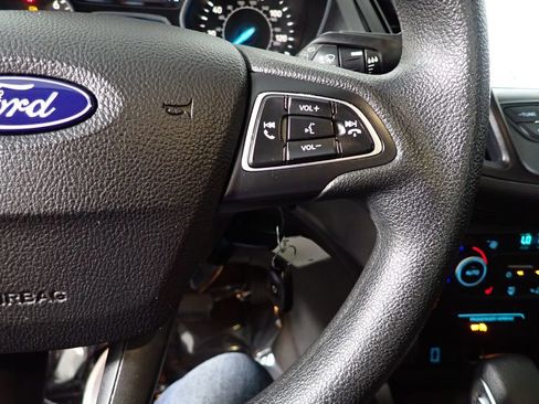 Used 2018 Ford Escape SE w/ SE Sync 3 Package AWD/4WD image 30