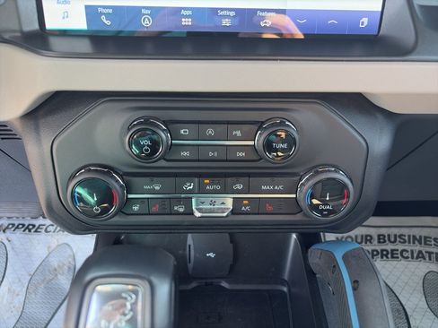 Used 2022 Ford Bronco Wildtrak image 15