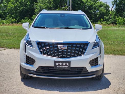 Used 2022 Cadillac XT5 Premium Luxury FWD image 2