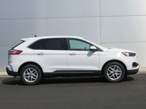 Used 2022 Ford Edge SEL w/ Convenience Package AWD/4WD image 3