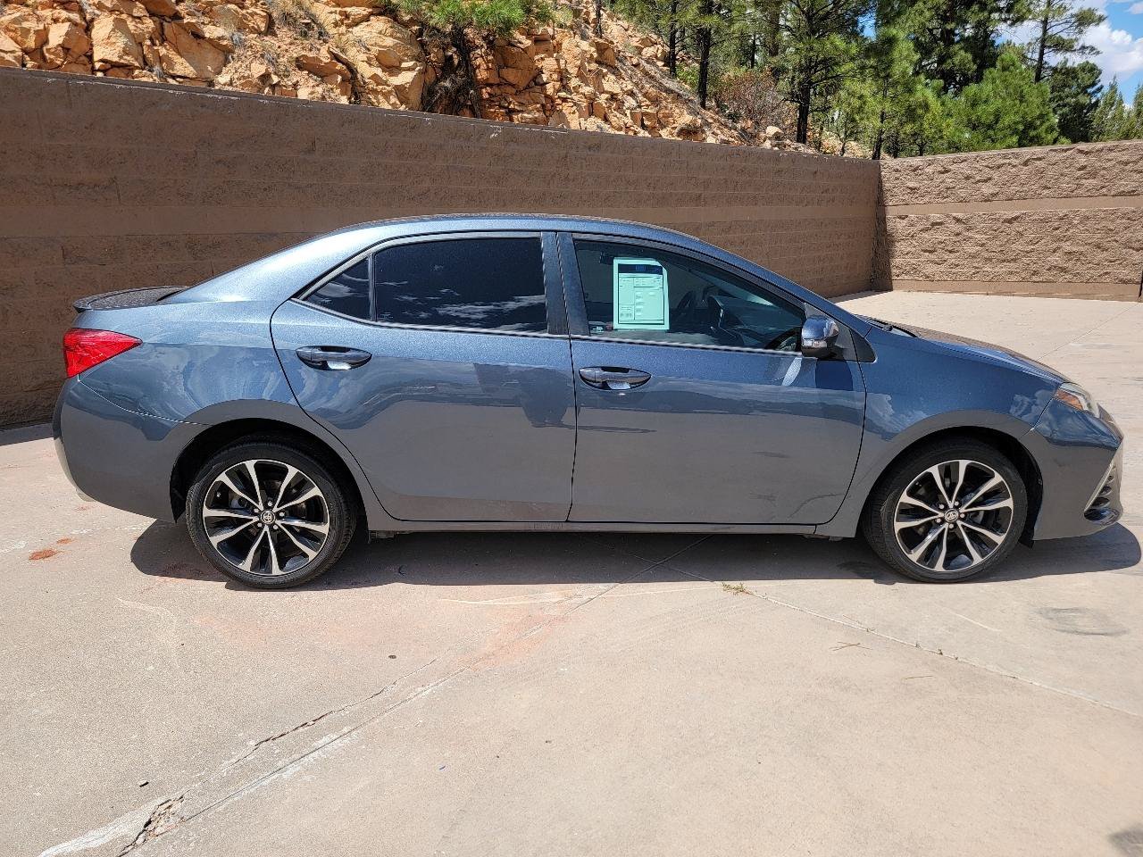 Used 2017 Toyota Corolla SE w/ Carpet Mat Package (TMS) FWD image 4