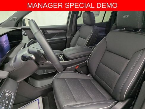 Used 2026 Buick Enclave Sport Touring w/ Power Package AWD/4WD image 31