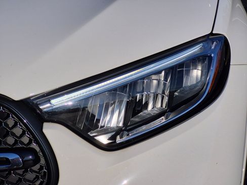 Used 2025 Mercedes-Benz GLC 300 4MATIC image 6