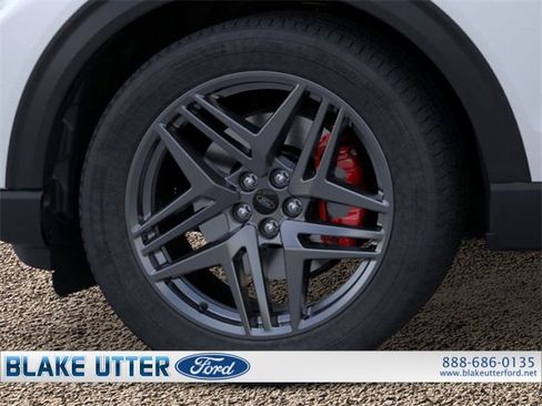 New 2026 Ford Explorer ST w/ Sun And Sound Package image 9