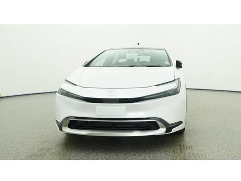 New 2026 Toyota Prius Plug-In Hybrid FWD image 31
