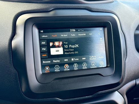 Used 2020 Jeep Renegade Latitude image 10