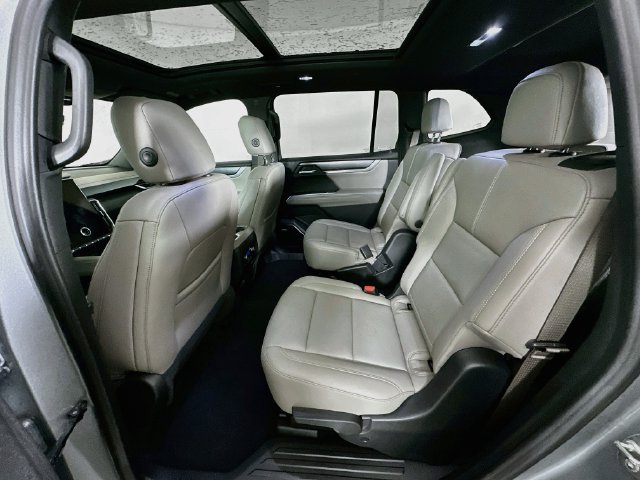 Used 2026 GMC Acadia Elevation w/ Elevation Premium Package FWD image 33