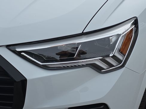 Used 2024 Audi Q3 2.0T Premium Plus w/ Premium Plus Package image 31