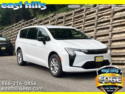 New 2027 Chrysler Pacifica Select w/ Family Tech Group