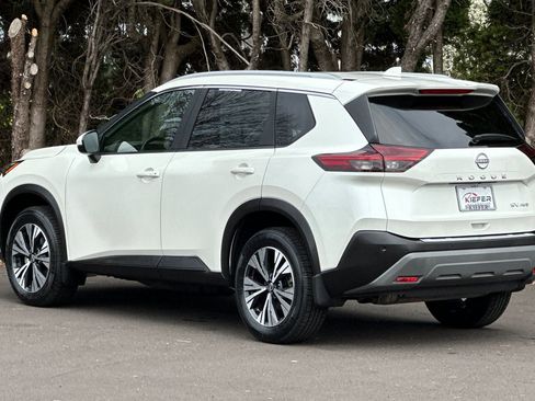 Used 2023 Nissan Rogue SV w/ SV Premium Package image 6