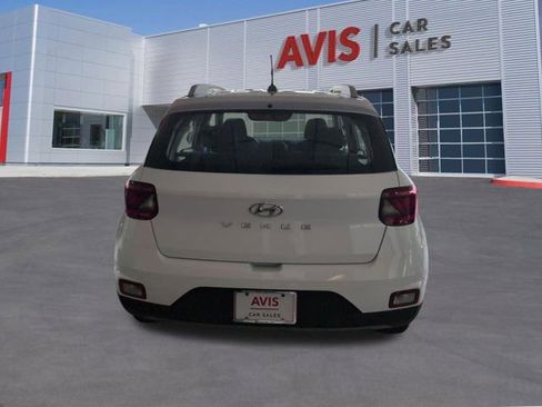 Used 2025 Hyundai Venue SEL FWD image 7