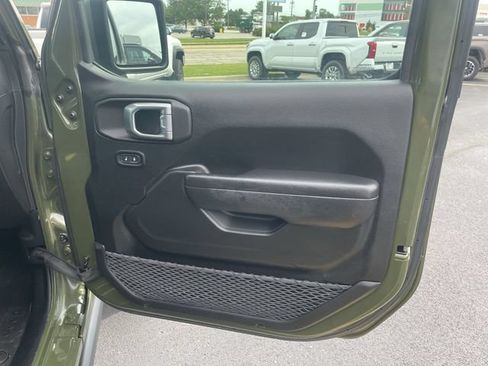 Used 2023 Jeep Wrangler Unlimited w/ Cold Weather Group AWD/4WD image 39