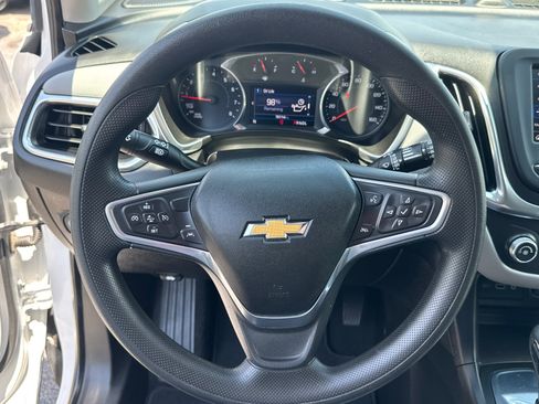Used 2022 Chevrolet Equinox LT FWD image 14