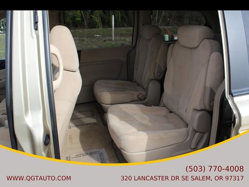 Used 2007 Hyundai Entourage GLS image 14