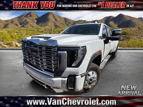 Used 2024 GMC Sierra 3500 Denali w/ Denali Reserve Package AWD/4WD image 1