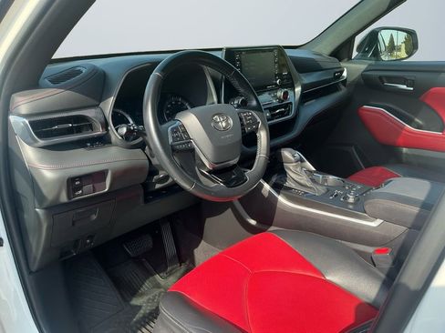 Used 2021 Toyota Highlander XSE image 11