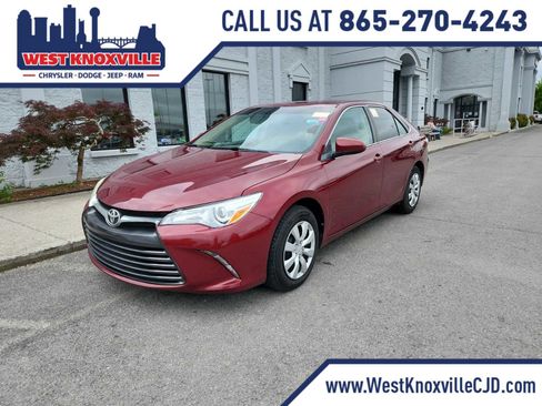 Used 2016 Toyota Camry SE FWD image 1