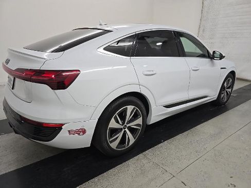 Used 2024 Audi Q8 e-tron Premium Plus w/ Premium Plus Package AWD/4WD image 2