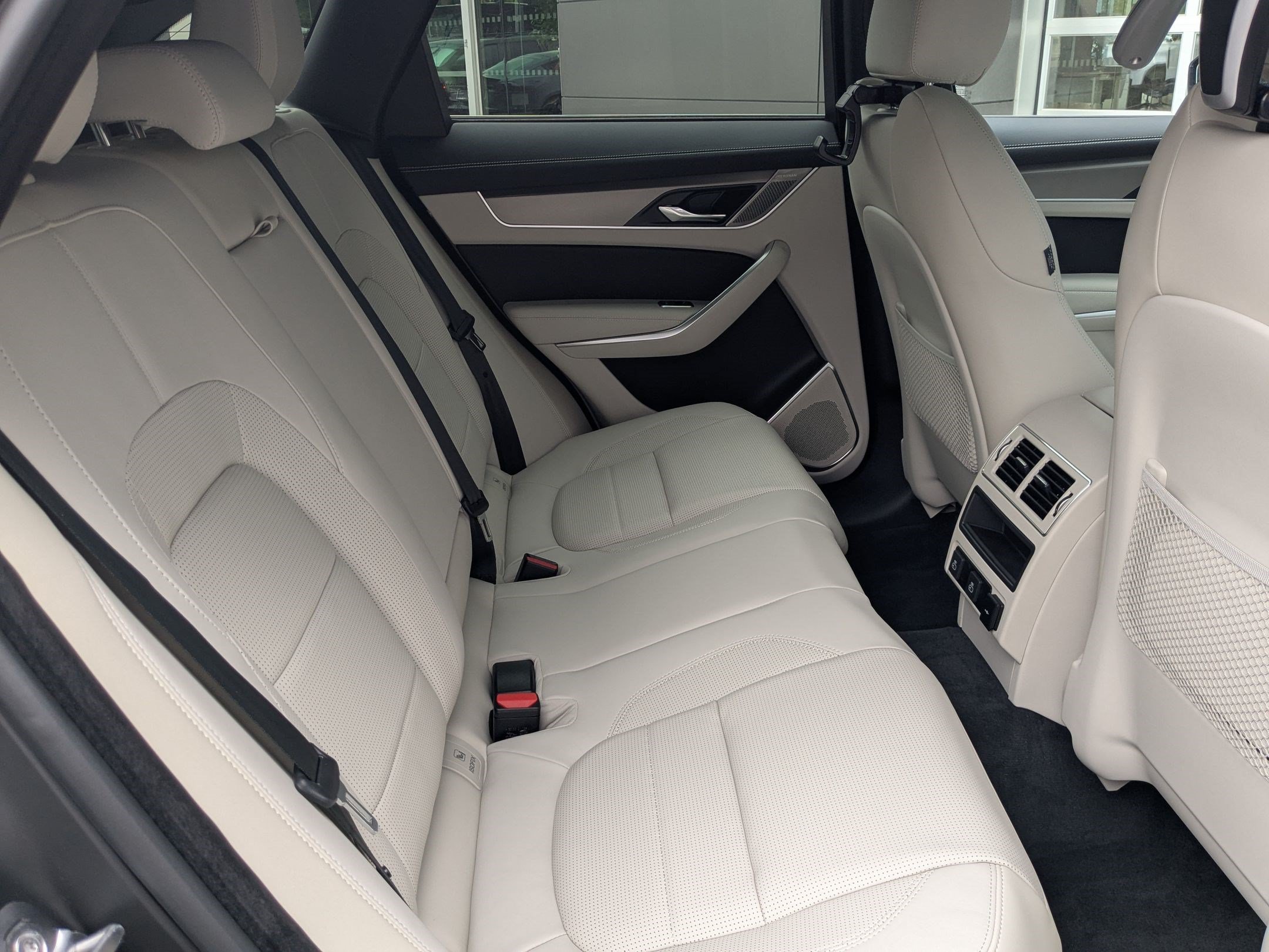 New 2026 Jaguar F-PACE R-Dynamic S AWD/4WD image 32
