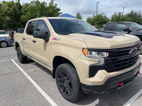 Used 2022 Chevrolet Silverado 1500 LT Trail Boss AWD/4WD image 2