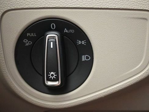 Used 2022 Volkswagen Atlas SE image 26