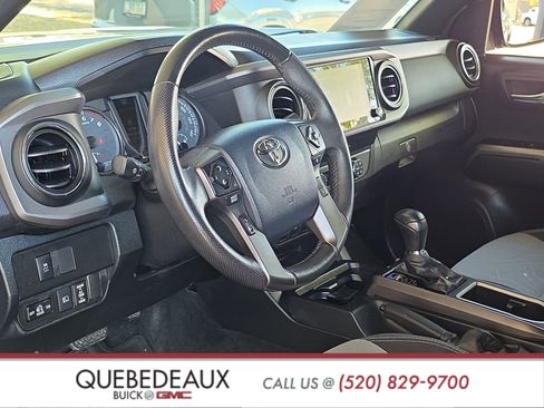 Used 2020 Toyota Tacoma TRD Off-Road w/ Technology Package AWD/4WD image 10