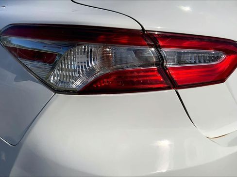 Used 2020 Toyota Camry LE FWD image 28